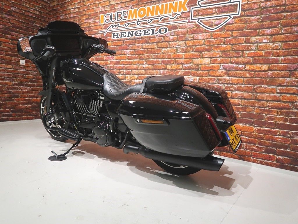 FLHX Street Glide 117